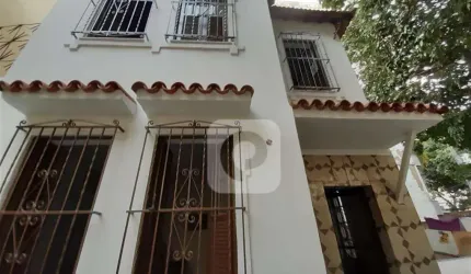 Excelente casa junto a Pinto Guedes e Praça Xavier de Brito!