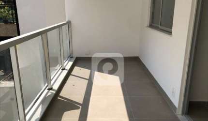 Excelente apartamento de 3 quartos, varanda, vaga, próximo metrô. Primeira Locação!