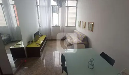 Lindo apartamento, todo reformado, piso em granito, a poucos metros do metrô