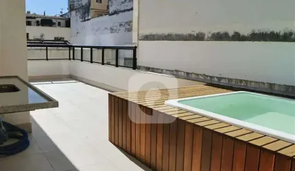 Descubra seu refúgio na Tijuca: Cobertura Duplex com Piscina em Rua Charmosa!