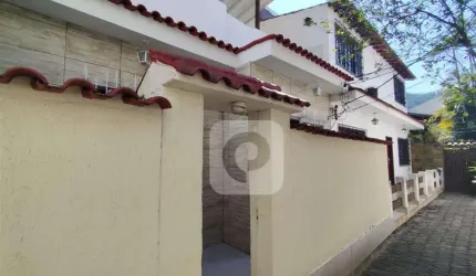 Casa em Vila na área nobre do Grajaú, 2 quartos com suíte.