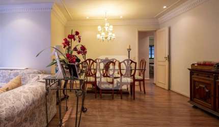 Apartamento  três quartos com três vagas na Tijuca