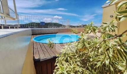 COBERTURA A VENDA COM  366m2, DUAS VAGAS DE GARAREM  E PISCINA PRIVATIVA .