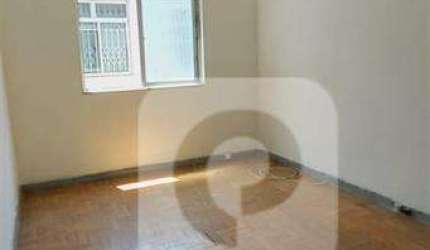 76m², 3 quartos, dependência, sala, cozinha e lavanderia na Rua Juparaná