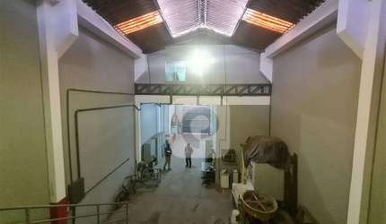 GALPÃO DE 450m2 A VENDA NA PENHA .