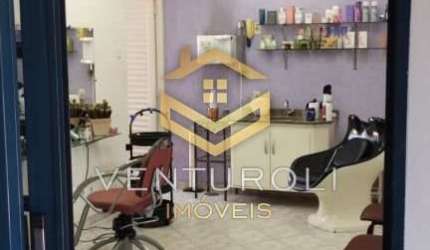 Casa Grande com salão comercial, suíte, edícula e churrasqueira!