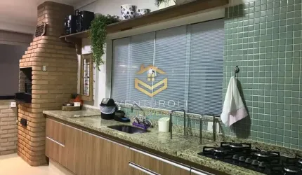 Casa com 3 suites em Condominio.