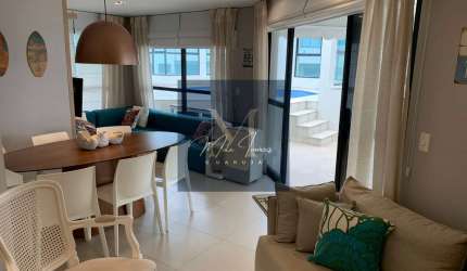 Cobertura Penthouse Reformada. Com piscina e área Gourmet. 03 Dormitórios. 01 suíte. 02 vagas. 01 quadra da praia e próximo do Centro.
