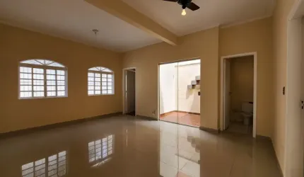 EXCELENTE RESIDENCIA ZONA SUL