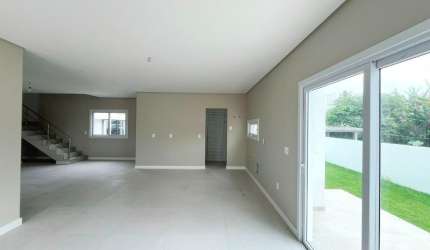 Excelente casa na Daniela! 3 suítes