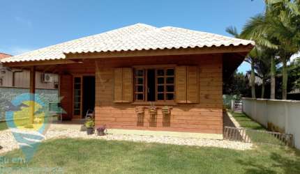 CASA EM MORRINHOS - BOMBINHAS -SC