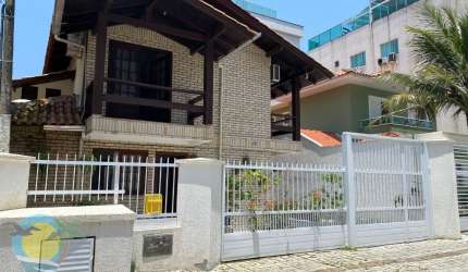 Oportunidade EXCELENTE RESIDENCIAL EM BOMBAS