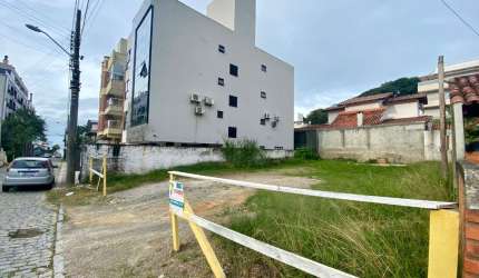 Terreno a VENDA no Centro de Bombinhas - (Exclusividade)