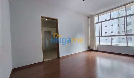 Apartamento na Vila Imperial com 3 dormitórios, 2 banheiros e 1 vaga de garagem.
