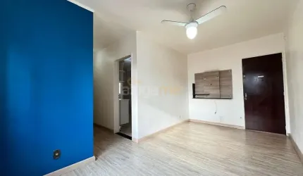 Apartamento no condomínio Juruá com 2 dormitórios com armários e 1 vaga de garagem coberta.