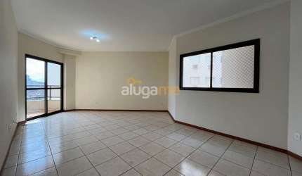 Apartamento com 03 dormitórios (e 01 de serviço) na Vila Imperial, com 02 vagas, elevador e portaria 24 horas.