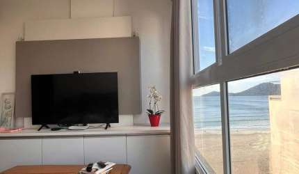 Apartamento frente mar.