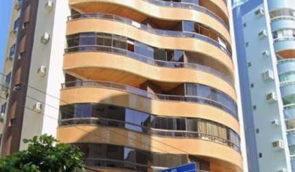 Apartamento mobiliado a uma quadra do mar – Balneário Camboriú