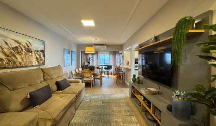 ️ Apartamento reformado e mobiliado – Quadra mar em Balneário Camboriú