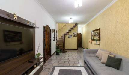 Deslumbrante sobrado para venda com 3 quartos, sendo 1 suíte, 188m²