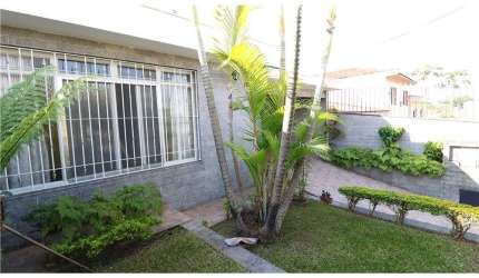 Elegante casa tipo para venda com 4 quartos, 160m²