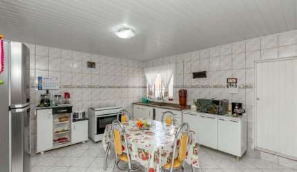 Versátil casa tipo para venda com 4 quartos, 250m²