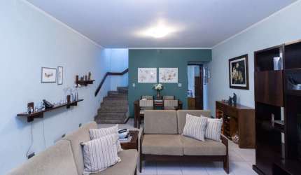 Atraente sobrado para venda com 3 quartos, 180m²