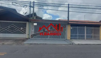 VENDE CASA COM 3 DORMITÓRIOS, UMA SUÍTE COM 105 M²  DE ÁREA CONSTRUÍDA