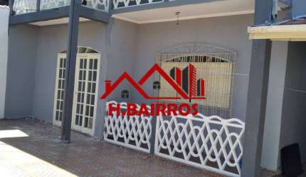 Casa com 06 Dormitórios à Venda - Caraguatatuba