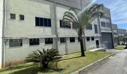 Galpão para Locação em Santana de Parnaíba, Chácara do Solar I (Fazendinha), 6 banheiros, 4 vagas