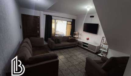 Sobrado à venda no bairro Paulicéia: 3 quartos, suíte, 3 sasalas, 178m²