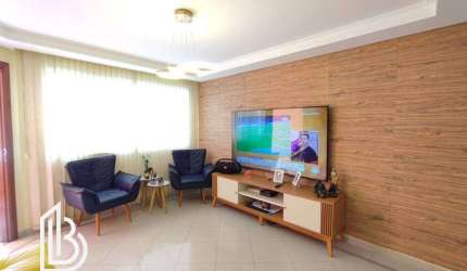 Sobrado à venda no Bairro Assunção: 3 suítes, 4 vagas, 168m²