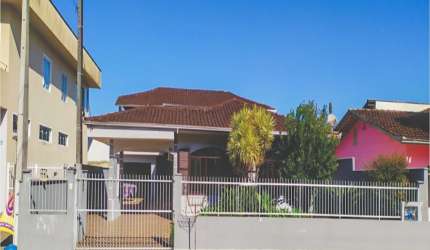 LINDA RESIDÊNCIA COM 187m²