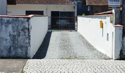CASA DE LAJE 4 DORMITÓTIOS, 3 BANHEIROS B. JARDIM IRIRIÚ -