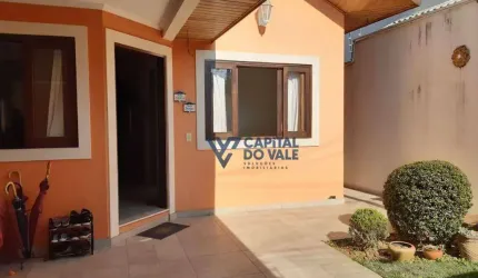 Grande Oportunidade, bela casa dentro da Ferradura!