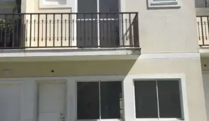 Casa em condomínio fechado com 3 quartos à venda na Estrada dos Bandeirantes, Vargem Pequena, Rio de Janeiro, 110 m2 por R$ 450.000