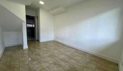 Casa em condomínio fechado com 2 quartos à venda na Rua Oswaldo Lussac, Taquara, Rio de Janeiro, 55 m2 por R$ 239.500