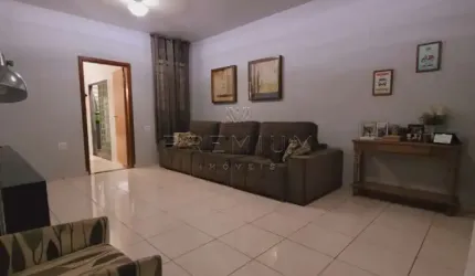 Casa com 4 quartos à venda no Santa Rosa, Uberlândia  por R$ 780.000