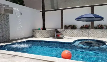 Casa com 4 quartos à venda no Gávea, Uberlândia  por R$ 2.350.000