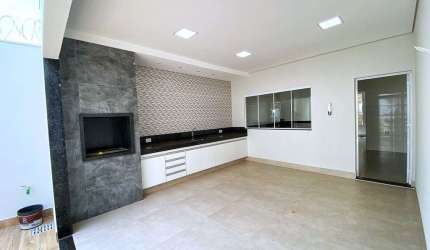 Casa com 3 quartos à venda em Laranjeiras, Uberlândia  por R$ 815.000