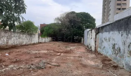 Terreno à venda no Cazeca, Uberlândia  por R$ 800.000