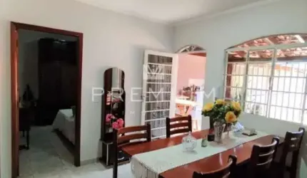 Casa com 3 quartos à venda no Santa Rosa, Uberlândia  por R$ 450.000