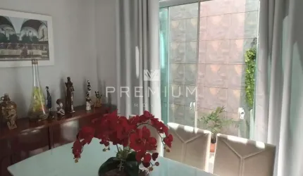 Casa com 4 quartos à venda no Jardim Patrícia, Uberlândia  por R$ 630.000