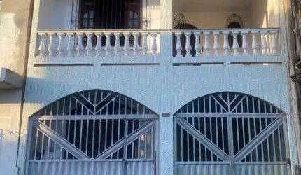 Vendo Casa Com 4 Quartos