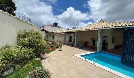 Casa para Venda em Lauro de Freitas, Vilas Do Atlântico, 5 dormitórios, 4 suítes, 5 banheiros, 2 vagas