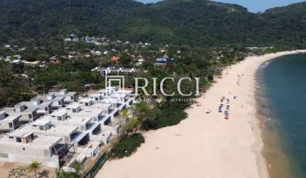 Casa de condomínio em Toque-toque Pequeno: 4 quartos, 4 suítes, 3 salas, 6 banheiros e acesso exclusivo à praia! Venha conferir!