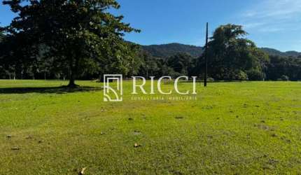 Terreno de 1.200 m² em condomínio de luxo no Jardim Acapulco, Guarujá-SP: sua oportunidade de investimento!