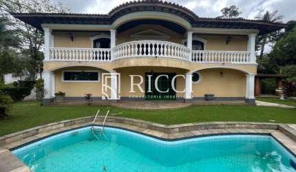 Casa de condomínio fechado no Guarujá