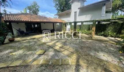CASA TÉRREA COM 4 DORMITÓRIOS/2 SUÍTES A 100metros DA PRAIA EM JUQUEHY !!!