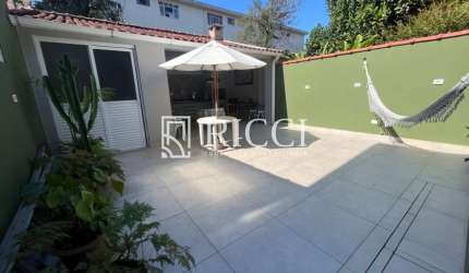 Casa toda reformada na Vila Belmiro - 3 dormitórios, sendo 2 suítes